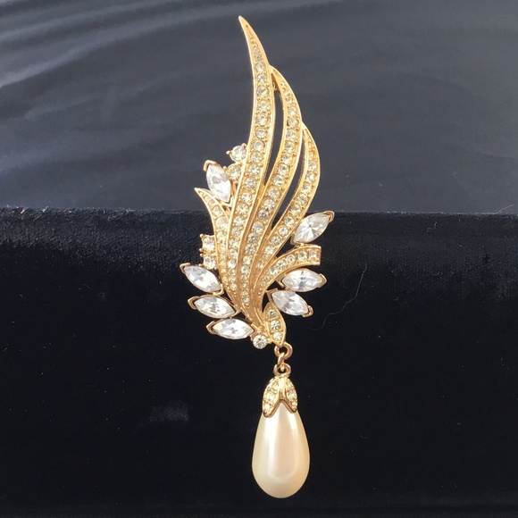 Jewelry - Womens Brooch Pin Gold Marquise and Round CZ Pearl